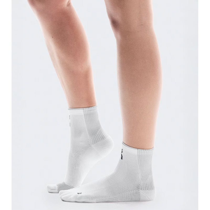 On Unisex Performance Run Mid Socks - White / Glacier