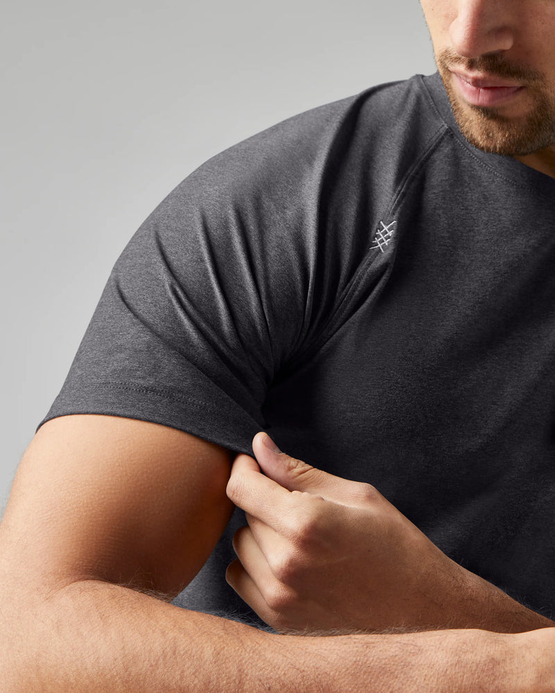 Rhone Men's Reign  Trim Fit T-Shirt - Black Heather