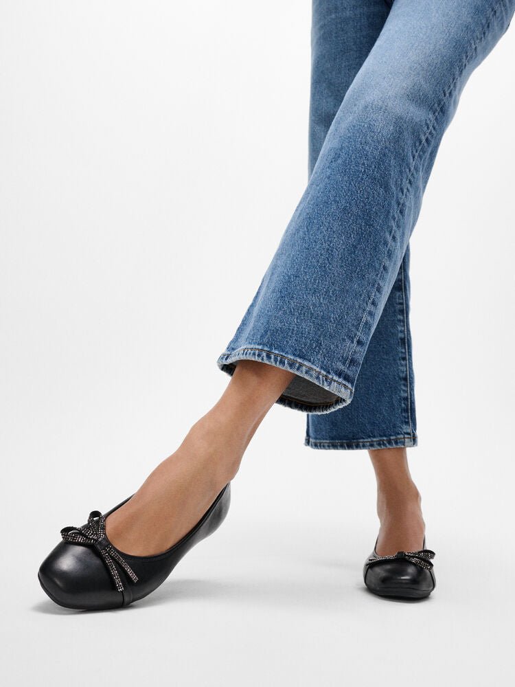 FitFlop Delicato Glitz-Bow Leather Ballet Flats - Black
